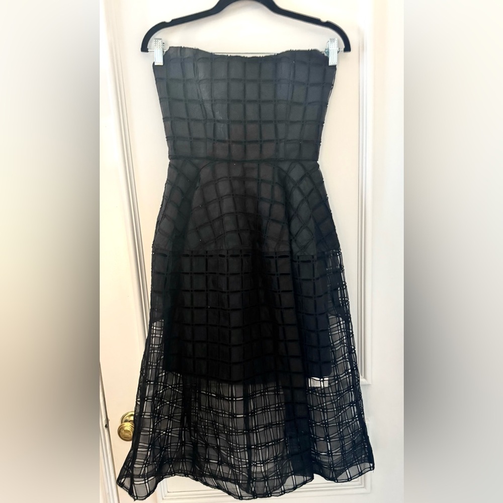 NEW Nicolas window lace strapless cocktail dress - Picture 2 of 9